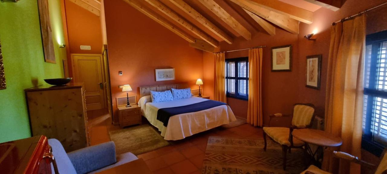 Hotel Sara De Ur La Cabrera Exterior photo