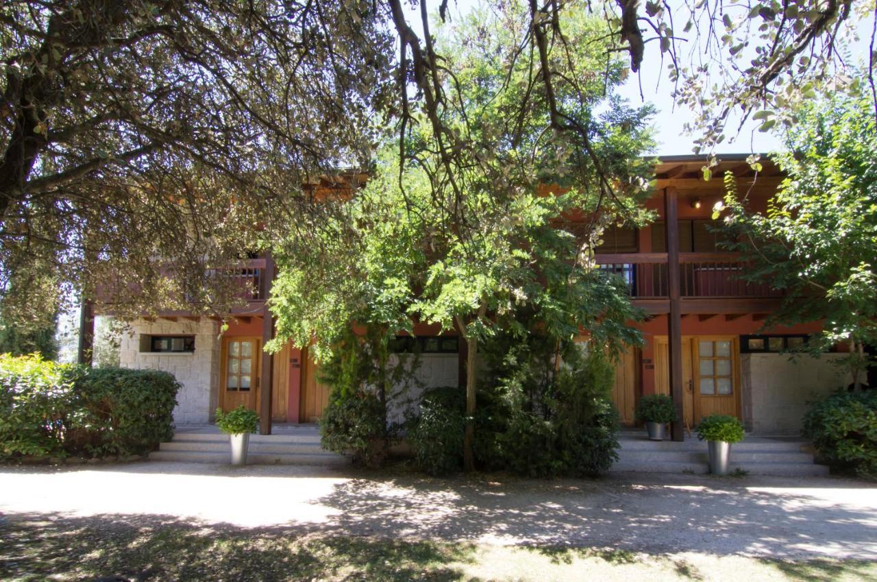 Hotel Sara De Ur La Cabrera Exterior photo
